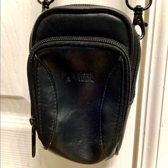 Black Leather Classic Logic Small Camera Case - Picture 2 of 10